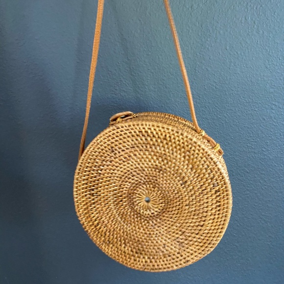 Straw Studios Handbags - Straw/Rattan CrossBody handwoven bag